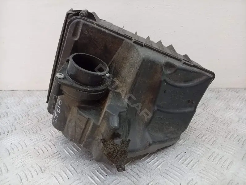 Корпус воздушного фильтра 8200947663D