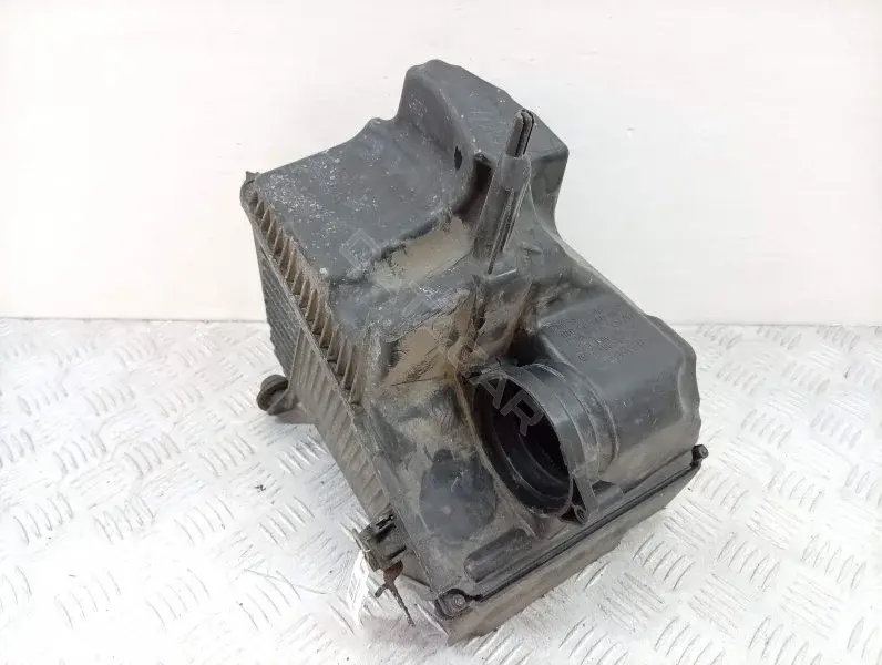 Корпус воздушного фильтра 8200788196B