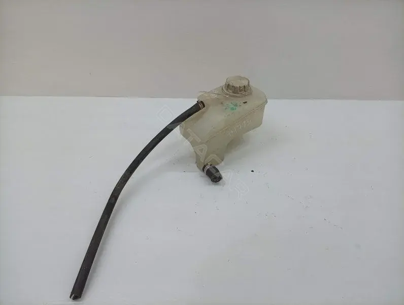 Расширительный бачок MR911560