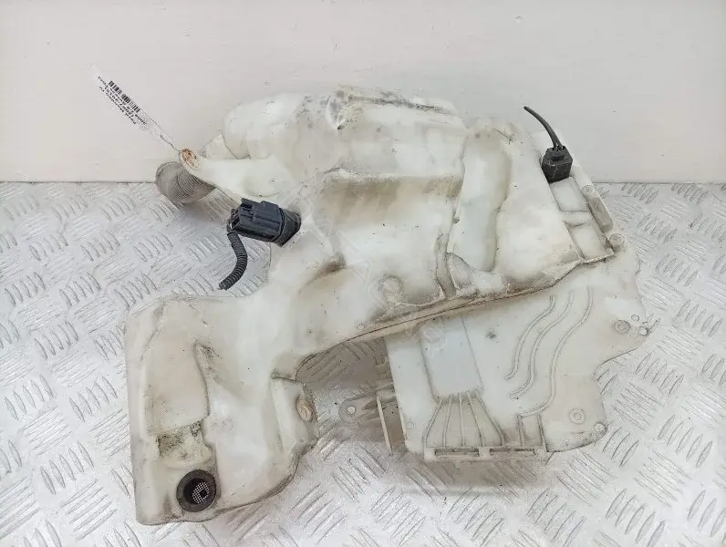 Бачок омывателя 6m2117b613aj