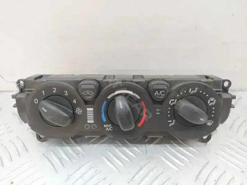 Блок управления климат-контролем GK2T18549