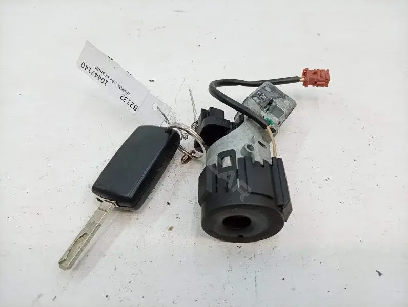 Замок зажигания 10447140