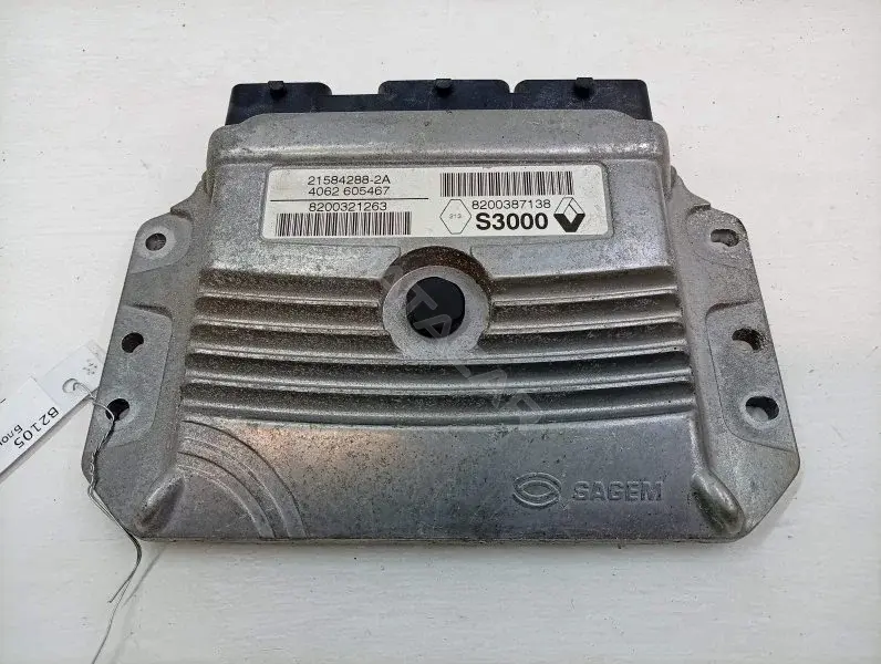 Блок управления двигателем 8200387138