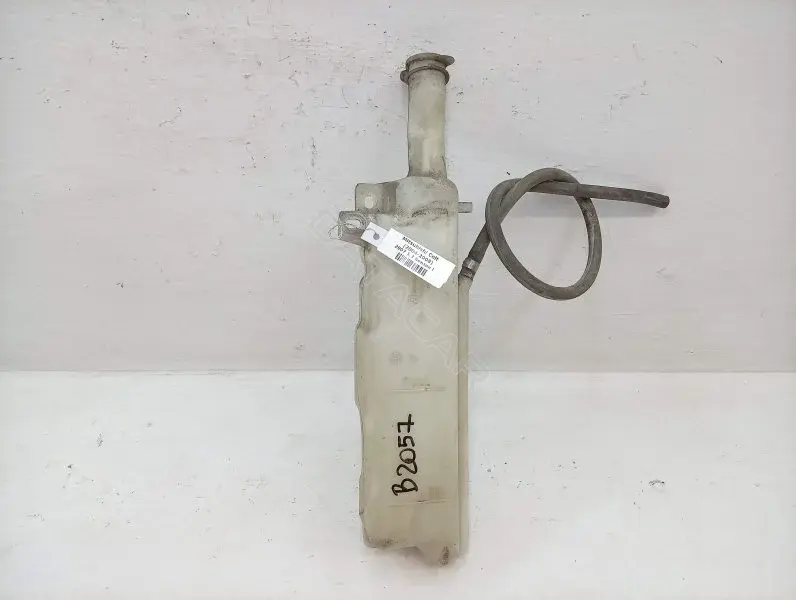 Расширительный бачок MN130400