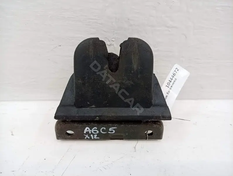 Замок крышки багажника 4B9827520