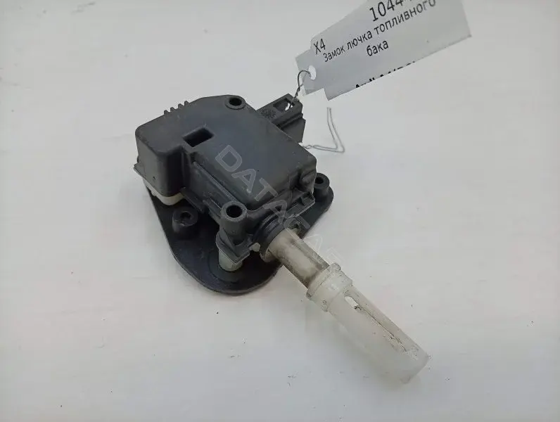 Замок лючка топливного бака 8E9827833