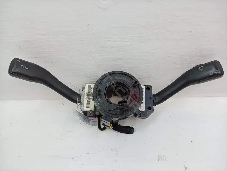 Переключатель подрулевой 8L0953513G