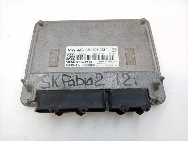 Блок управления двигателем 03D906023