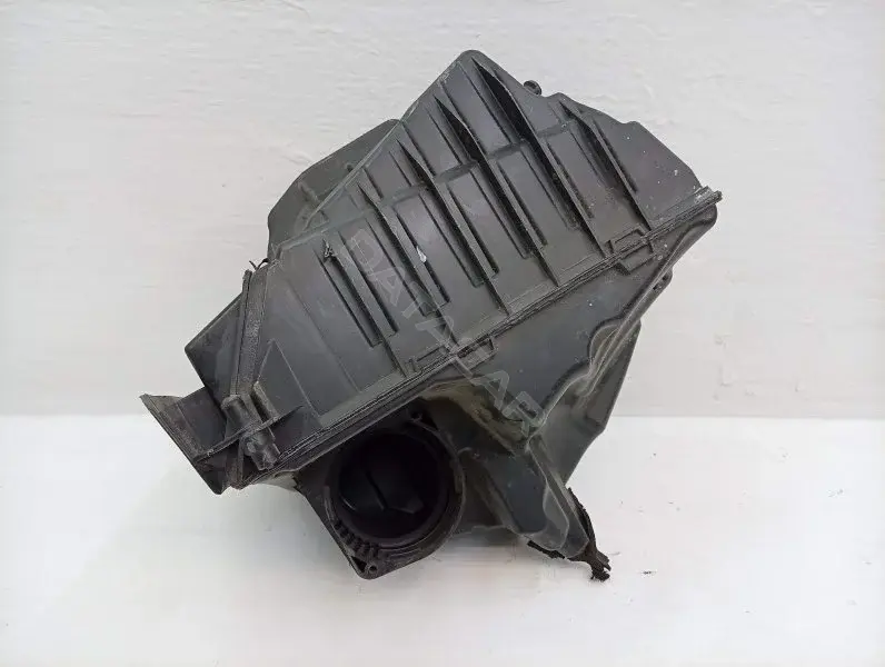 Корпус воздушного фильтра 8200647663