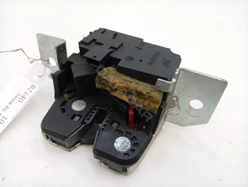 Замок крышки багажника A1697400935