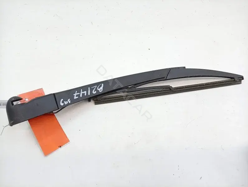 Рычаг стеклоочистителя A1698200444