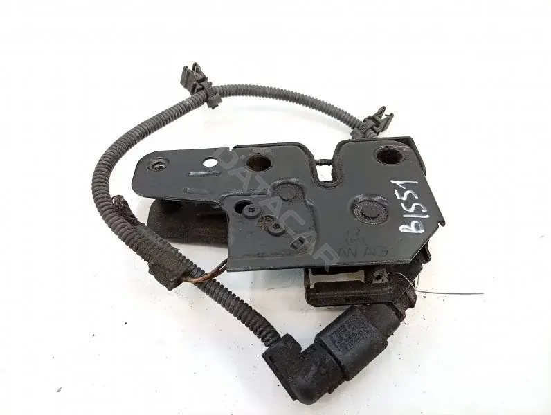 Замок капота 1T0823509B