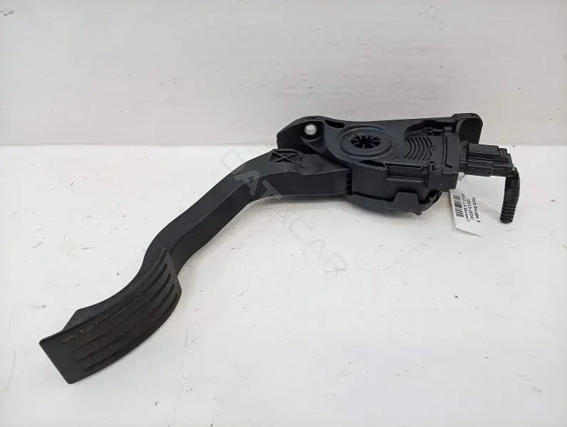 Педаль газа CV619F836GB