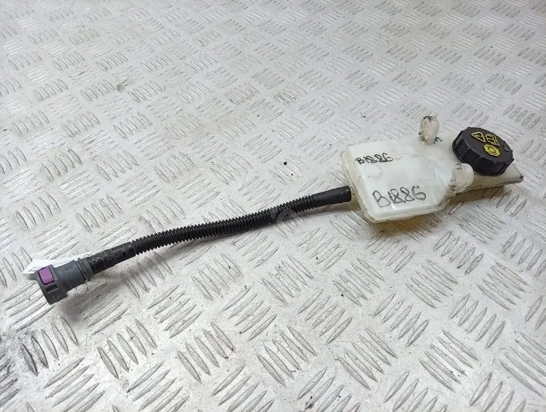Бачок тормозной жидкости EV612K478EB