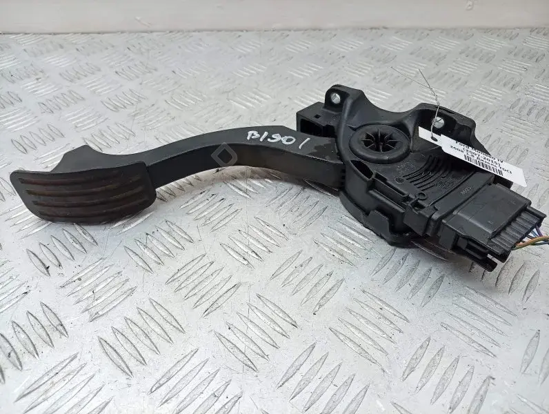 Педаль газа 6G929F836RC