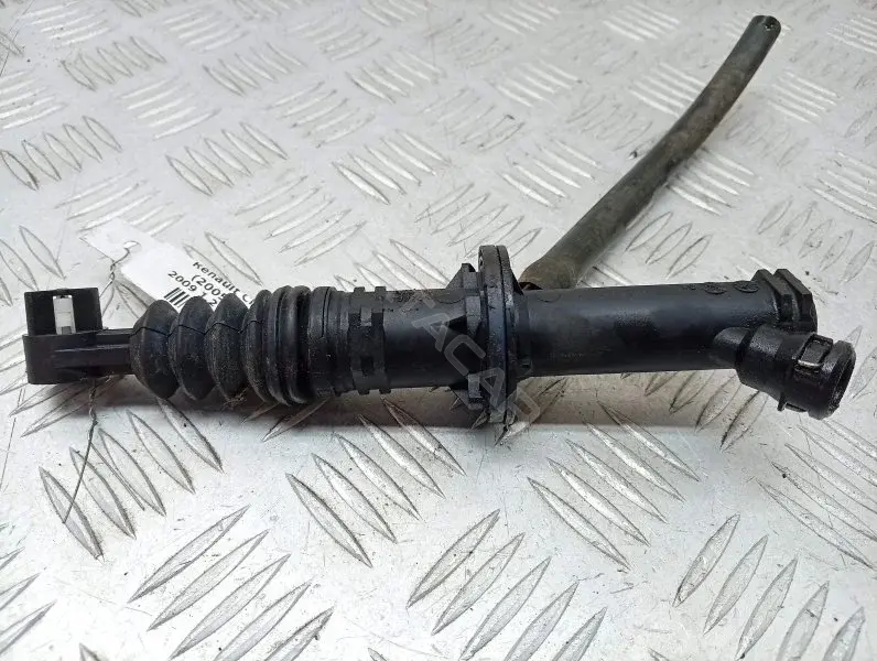 Главный цилиндр сцепления 8200436139C