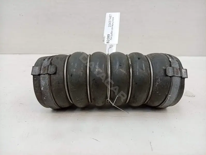 Патрубок интеркулера 8V516N650BC
