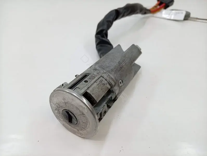 Замок зажигания 10436878