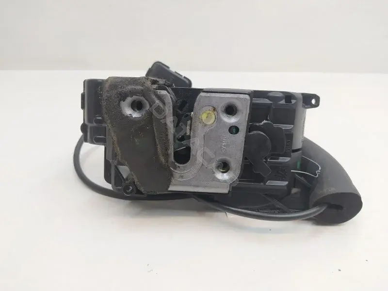 Замок двери 825030574R