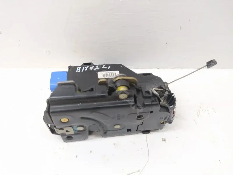 Замок двери 3D1837015