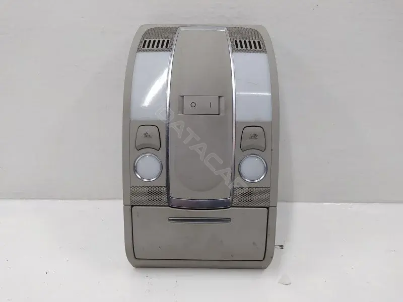 Плафон освещения салона 4L0947135G