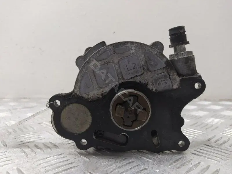 Вакуумный насос 03L145100F