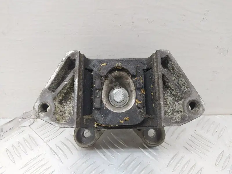 Подушка КПП 6C116068BB