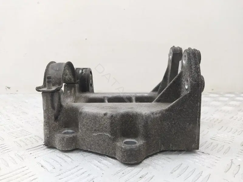 Кронштейн полуоси 6G9N4H473CC