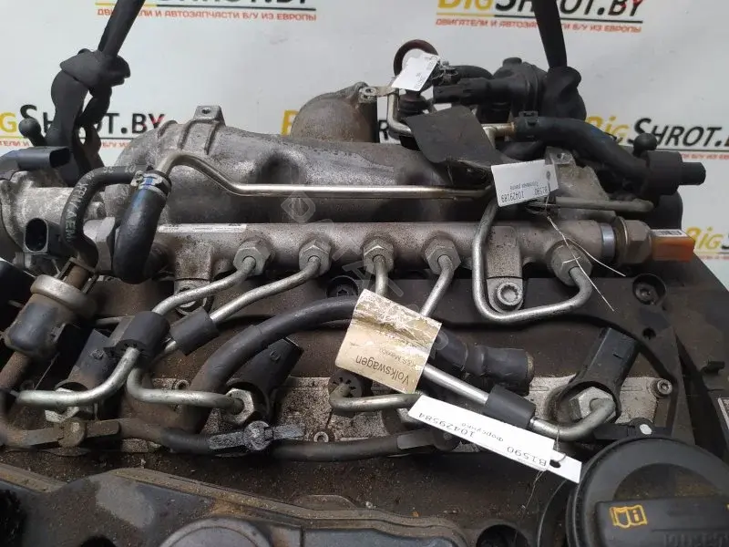 Топливная рейка 03L130089