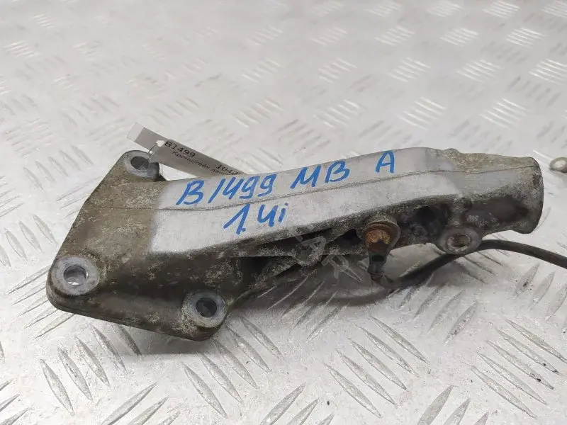 Кронштейн двигателя A1662230404