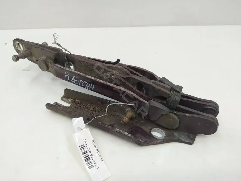 Петля крышки багажника 8A5827302
