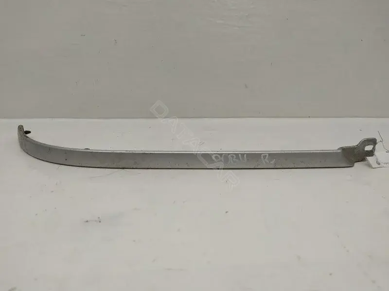 Ус под фару 8A0853208A