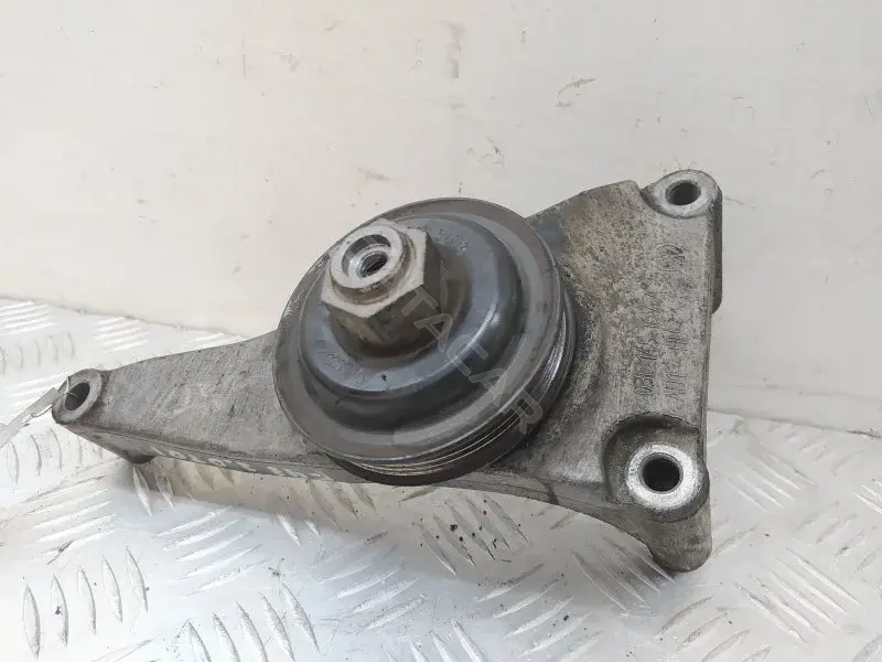 Кронштейн двигателя 03L145167A