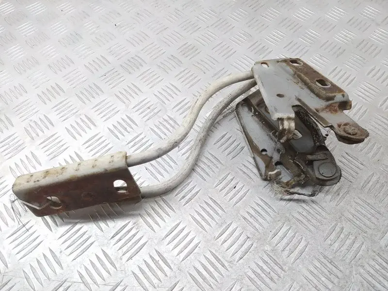 Петля капота YC1516801AH