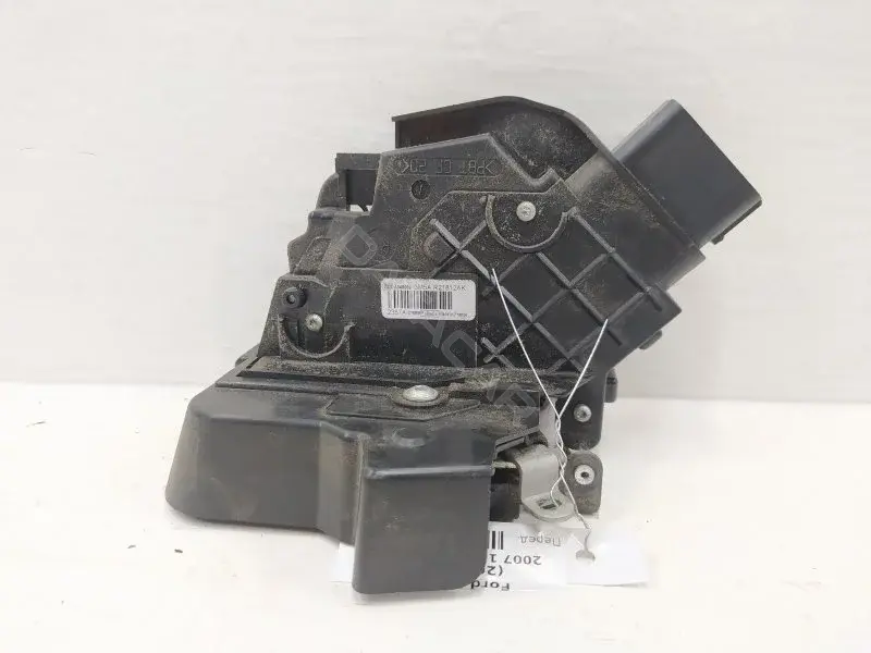 Замок двери 3M5AR21812AK