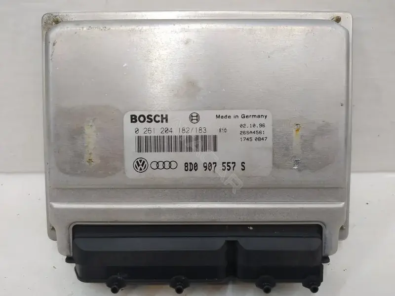 Блок управления двигателем 8D0907557S