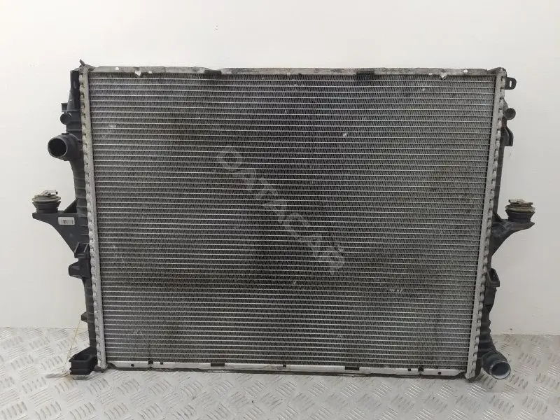 Радиатор охлаждения 7L0121253A