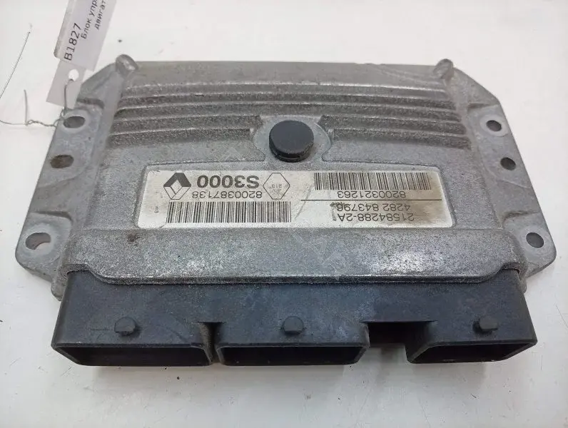 Блок управления двигателем 8200387138