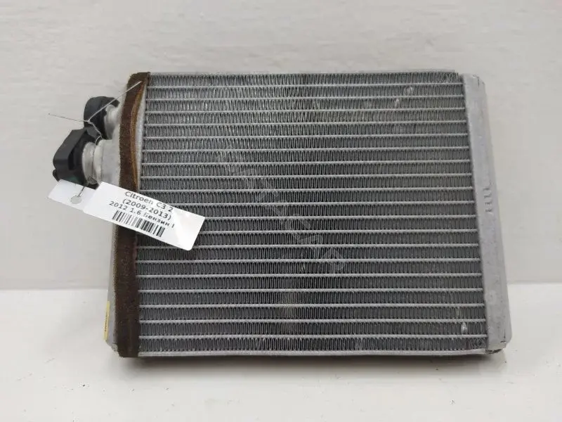 Радиатор печки T4922003