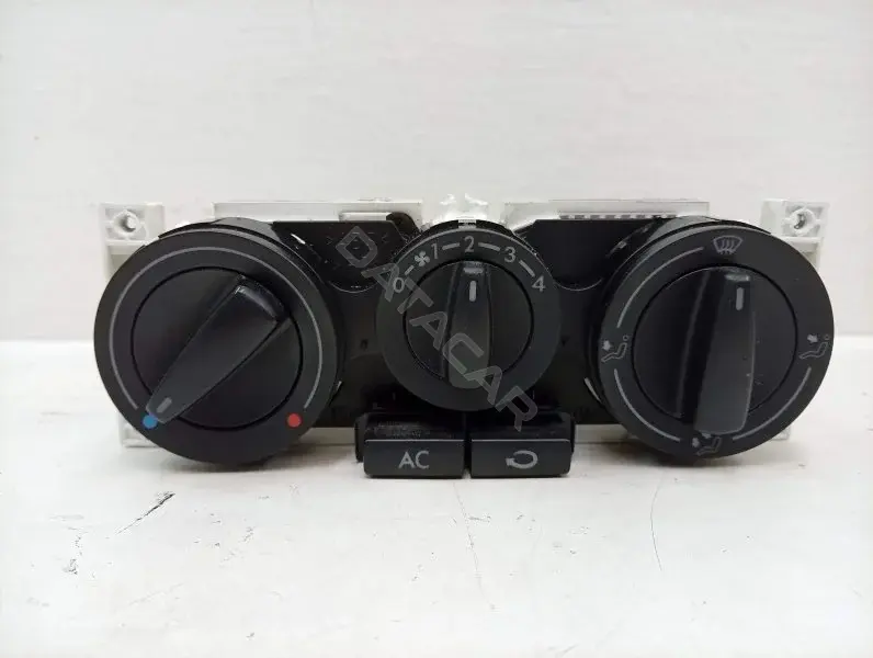 Блок управления климат-контролем 1J0820045F