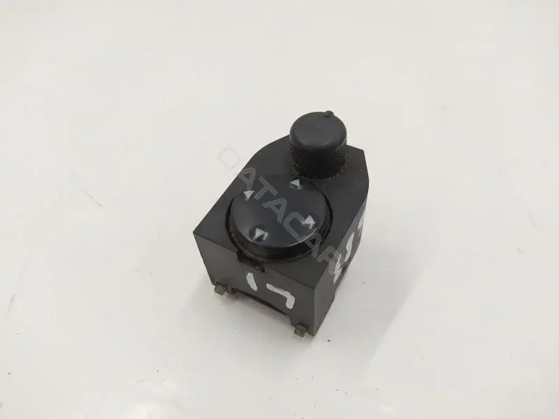 Джойстик регулировки зеркал 8D0959565A