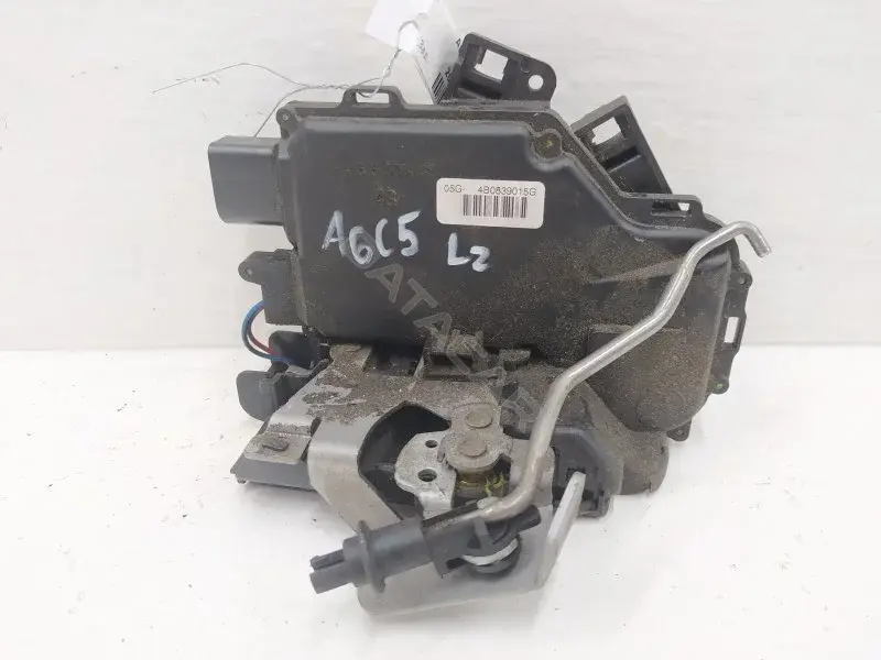 Замок двери 4B0839015G