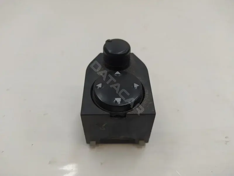 Джойстик регулировки зеркал 8D0959565A