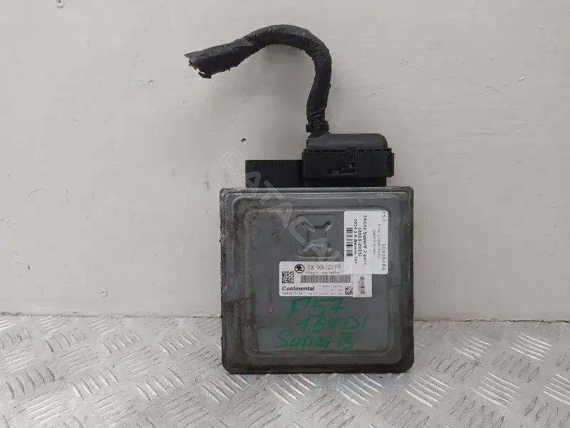 Блок управления двигателем 03L906023PR