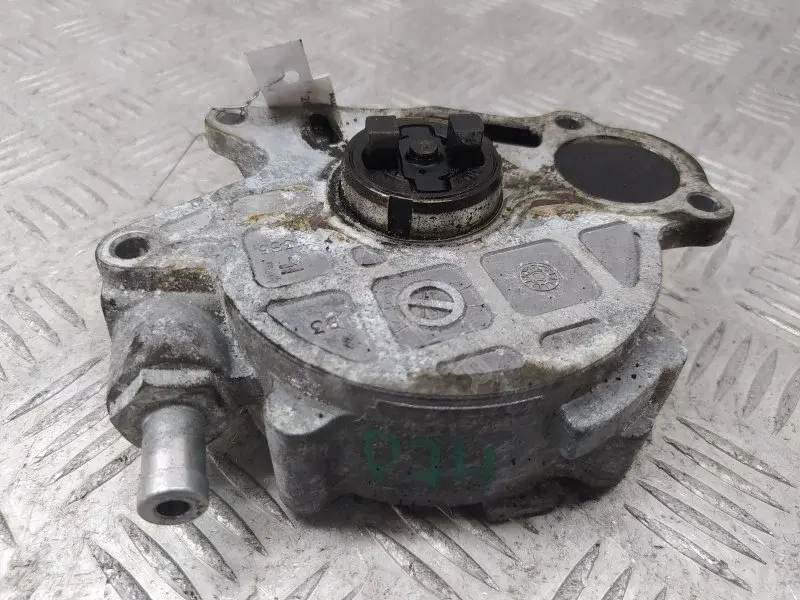 Вакуумный насос 03L145100F