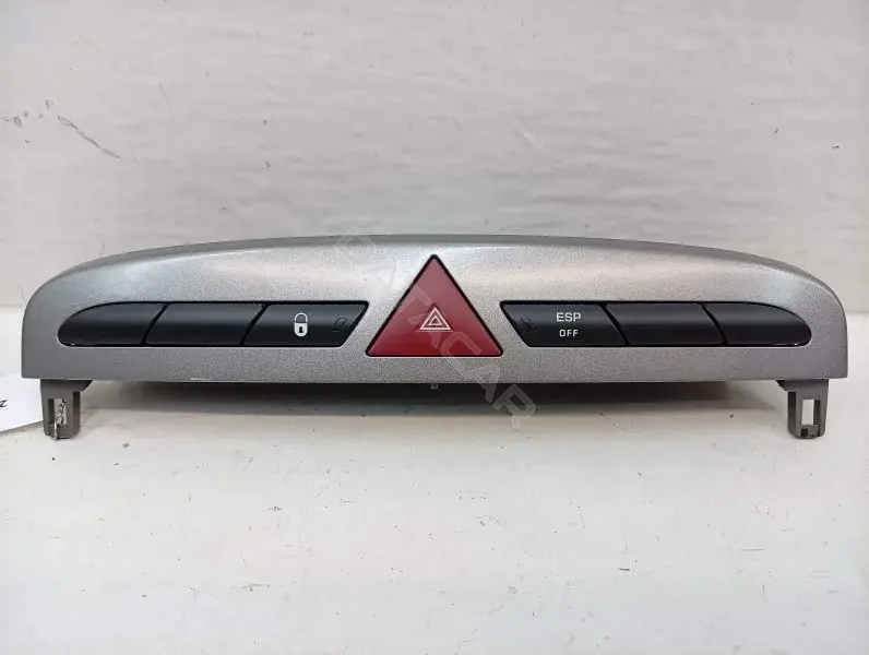 Кнопка аварийки 10411933