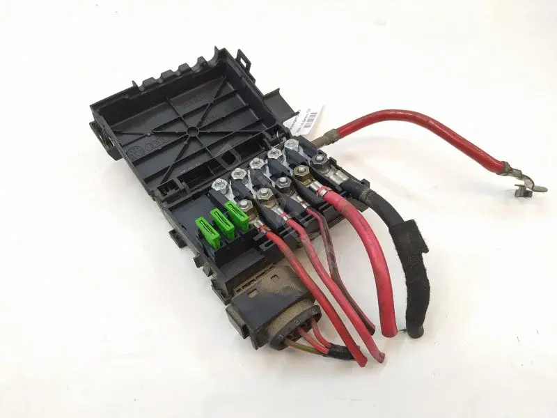 Блок предохранителей 1J0937550AB