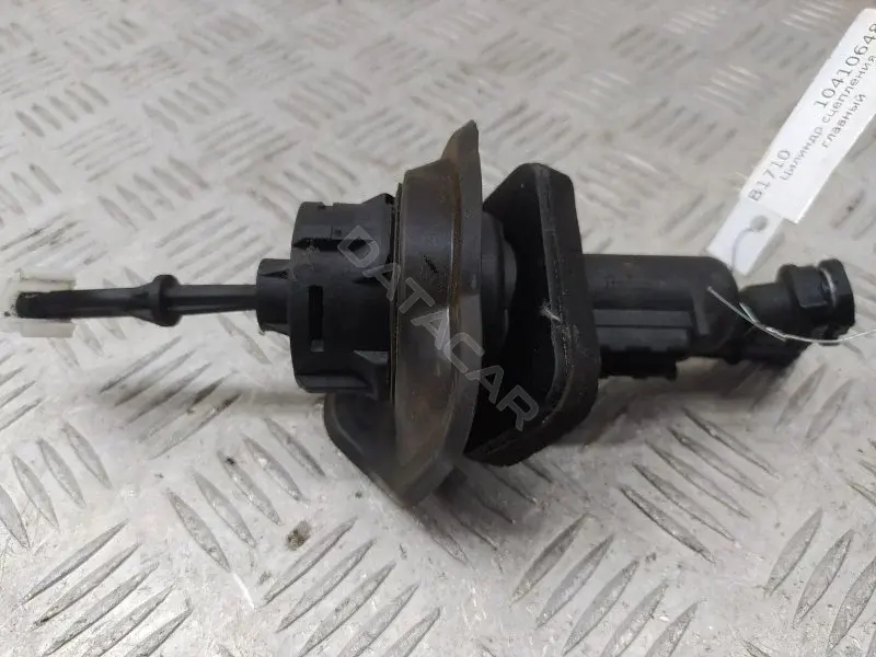 Главный цилиндр сцепления 3M517A543AG