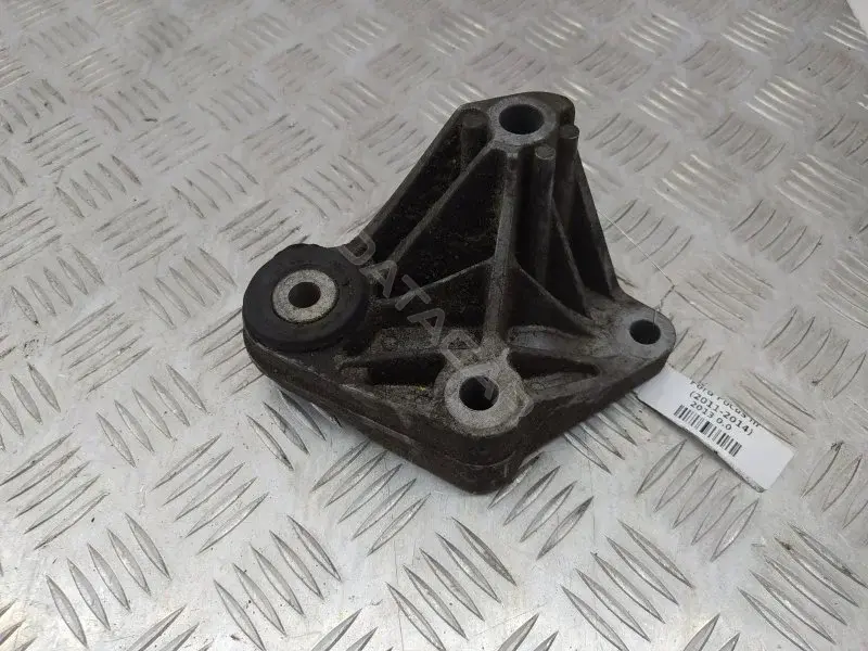 Подушка КПП AV616P093NA