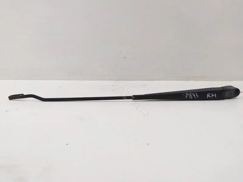 Рычаг стеклоочистителя YC1517526BA